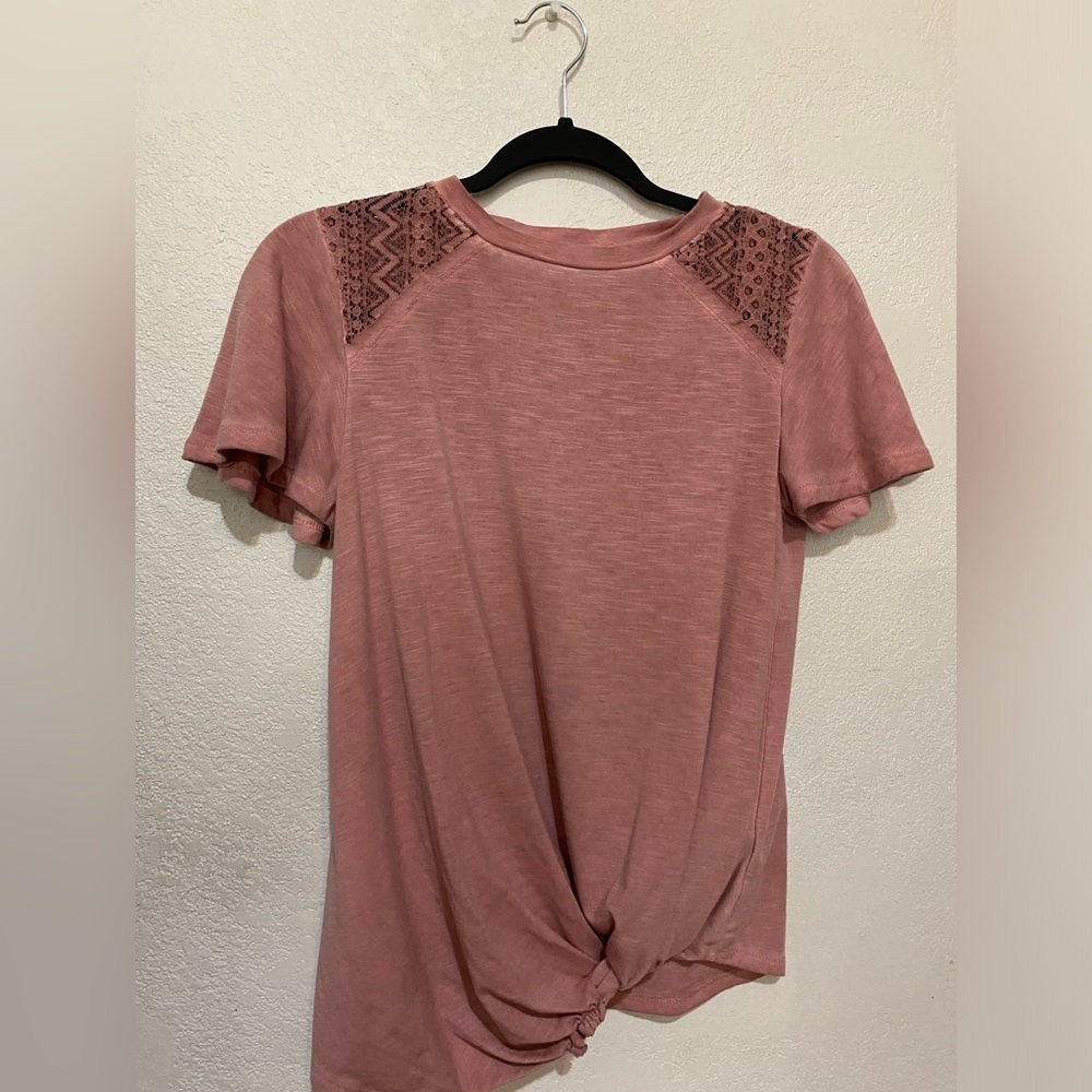 “”super cute blouse! dusty pink with lace details!””